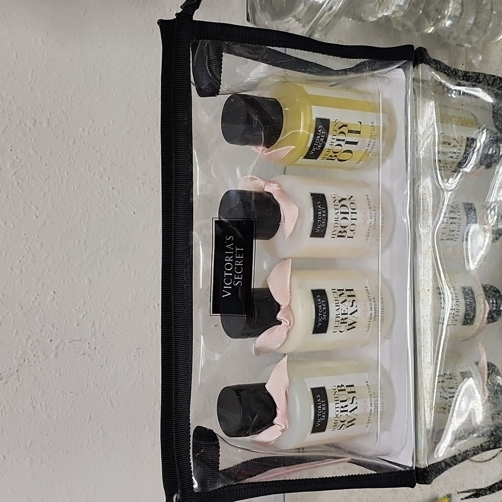 Victoria's secret ultimate moisture to go